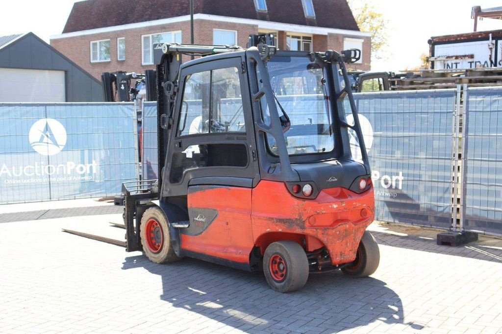 Frontstapler typu Linde E50HL-01/600, Gebrauchtmaschine v Antwerpen (Obrázok 5)