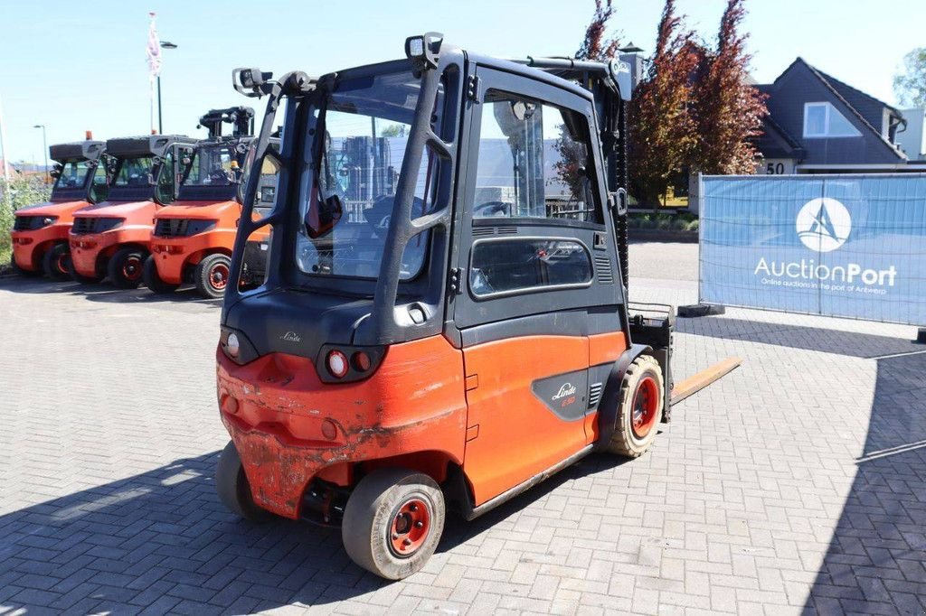Frontstapler typu Linde E50HL-01/600, Gebrauchtmaschine v Antwerpen (Obrázok 8)