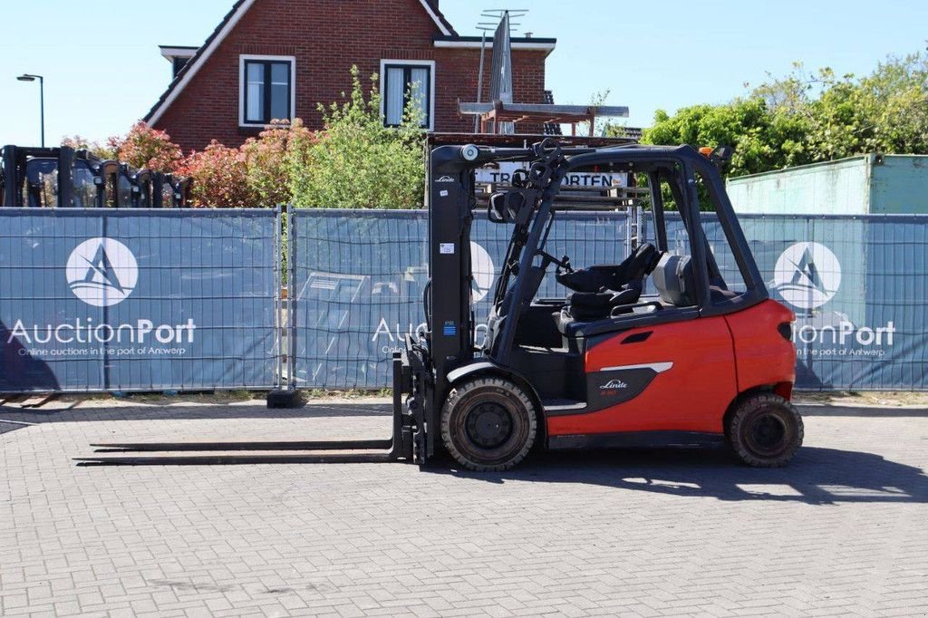 Frontstapler типа Linde E50HL-01, Gebrauchtmaschine в Antwerpen (Фотография 2)