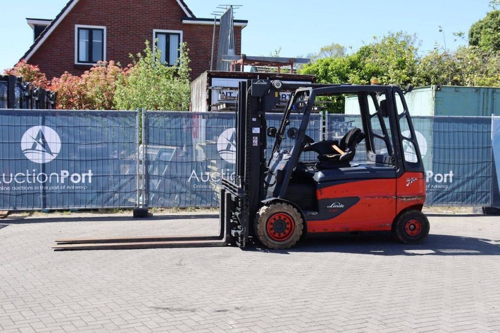 Frontstapler типа Linde E50HL-01, Gebrauchtmaschine в Antwerpen (Фотография 1)
