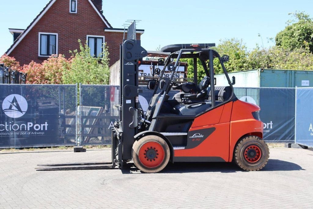 Frontstapler del tipo Linde E70-01, Gebrauchtmaschine In Antwerpen (Immagine 1)