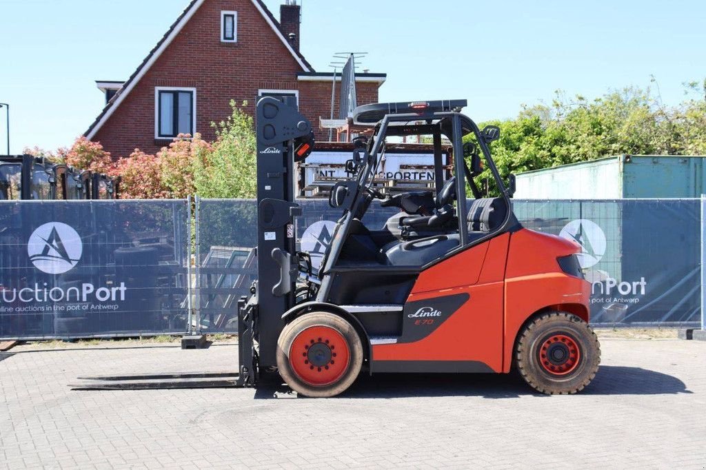 Frontstapler del tipo Linde E70-01, Gebrauchtmaschine In Antwerpen (Immagine 2)