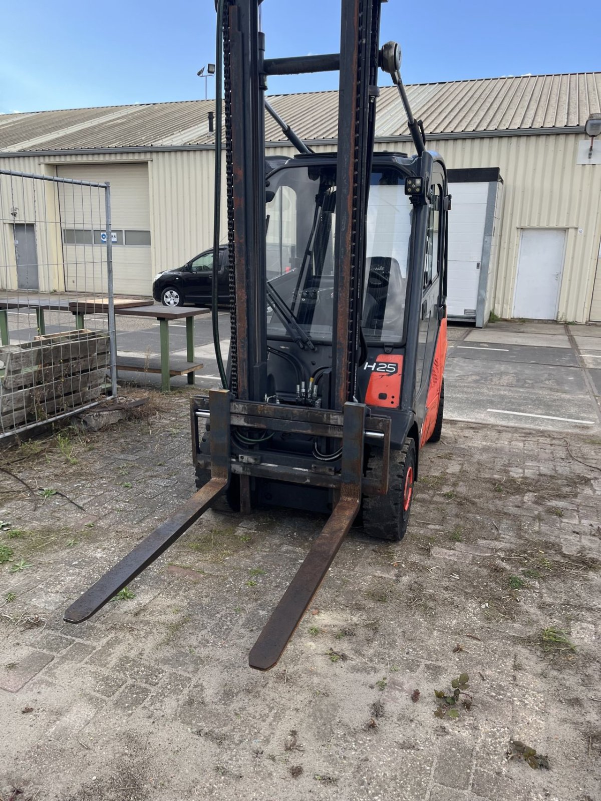 Frontstapler des Typs Linde H 25 D-02, Gebrauchtmaschine in Etten Leur (Bild 2)