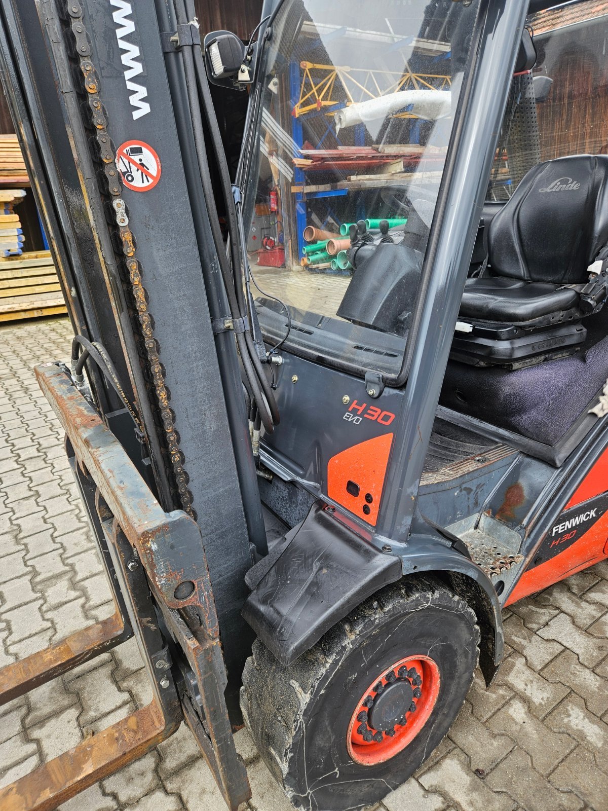 Frontstapler от тип Linde H 30 D-02, Gebrauchtmaschine в Geiselhöring (Снимка 4)