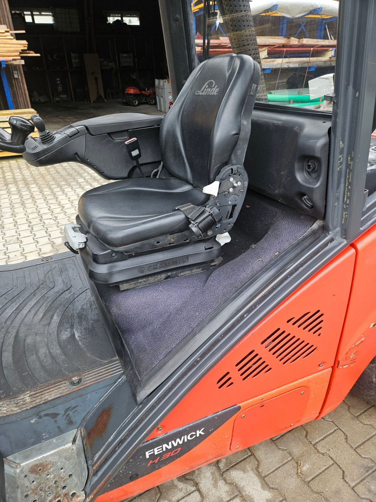 Frontstapler от тип Linde H 30 D-02, Gebrauchtmaschine в Geiselhöring (Снимка 11)