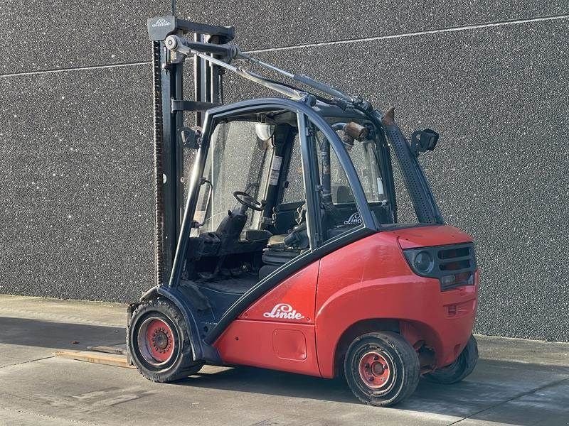 Frontstapler del tipo Linde H 30 D, Gebrauchtmaschine In Waregem (Immagine 2)