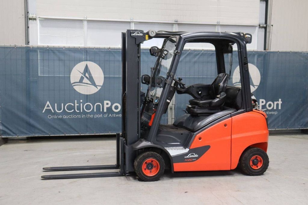 Frontstapler of the type Linde H20T-01, Gebrauchtmaschine in Antwerpen (Picture 1)