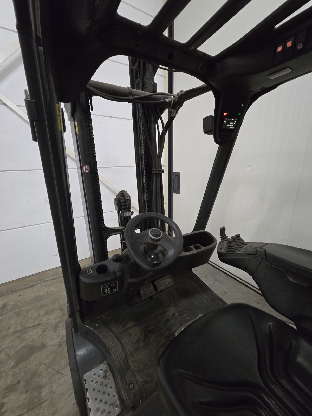 Frontstapler of the type Linde H20T-01, Gebrauchtmaschine in Vlierden (Picture 7)