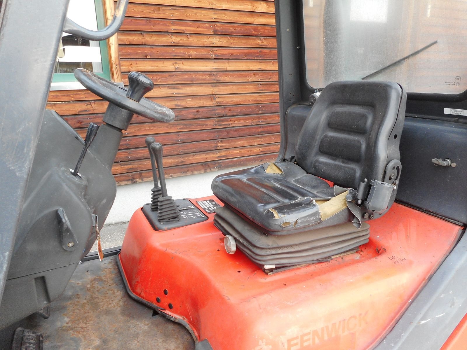 Frontstapler Türe ait Linde H25D-02 Triplex 6,4m + SS ( Perkins Motor ), Gebrauchtmaschine içinde St. Nikolai ob Draßling (resim 8)