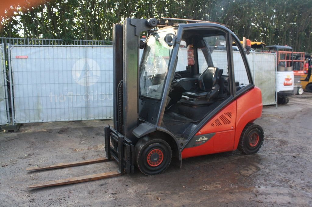 Frontstapler del tipo Linde H25D-02, Gebrauchtmaschine In Antwerpen (Immagine 1)