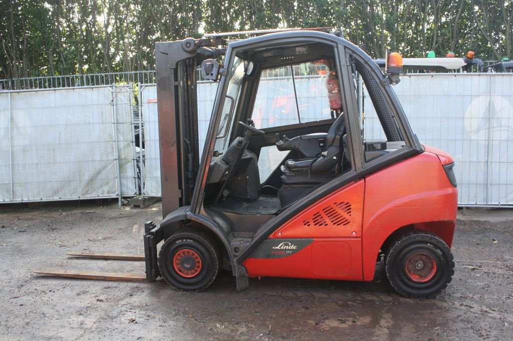 Frontstapler del tipo Linde H25D-02, Gebrauchtmaschine In Antwerpen (Immagine 2)