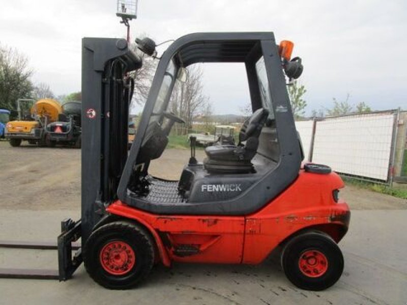 Frontstapler от тип Linde H25D-03 - Triplex-Freihub + Seitenschieber, Gebrauchtmaschine в Gnas (Снимка 2)