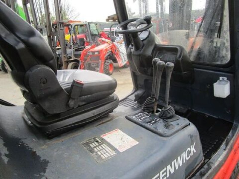 Frontstapler от тип Linde H25D-03 - Triplex-Freihub + Seitenschieber, Gebrauchtmaschine в Gnas (Снимка 4)