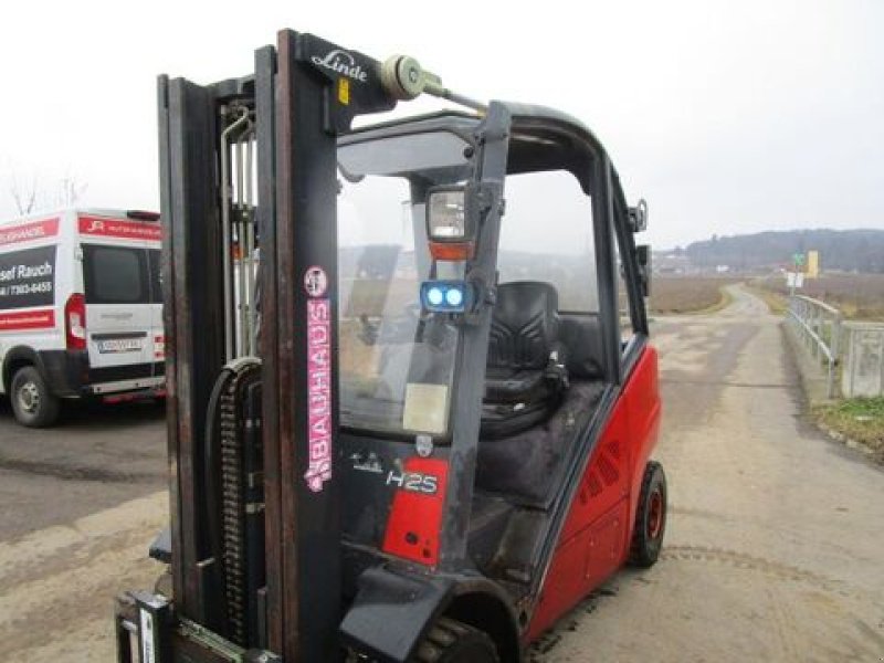 Frontstapler typu Linde H25D - Triplex-Freihub 4,7m + Seitenschieber, Gebrauchtmaschine v Gnas (Obrázek 4)