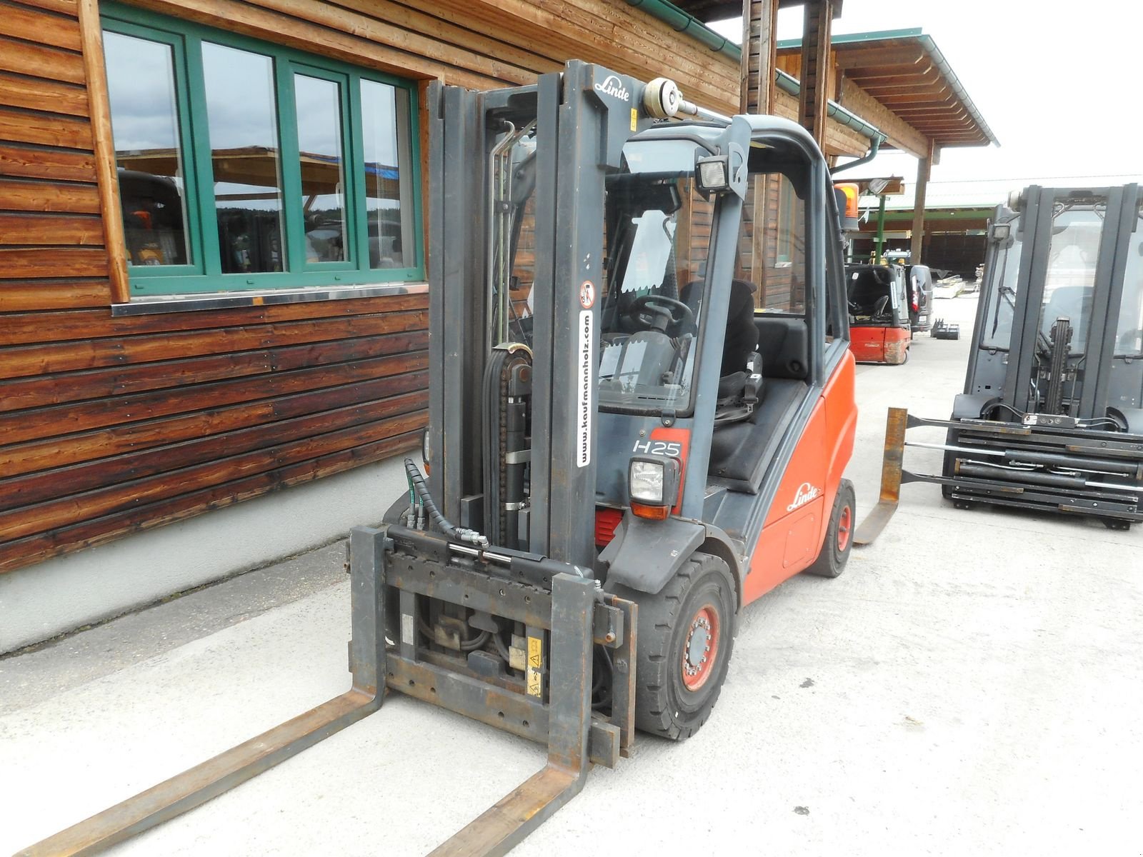 Frontstapler του τύπου Linde H25D Triplex + SS + 4. Kreis, Gebrauchtmaschine σε St. Nikolai ob Draßling (Φωτογραφία 2)
