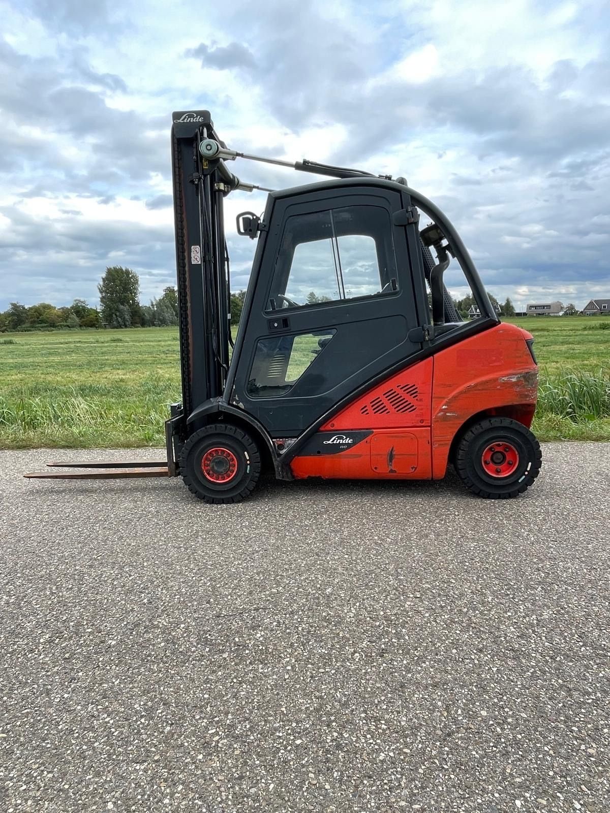 Frontstapler of the type Linde H25D, Gebrauchtmaschine in Giessenburg (Picture 1)