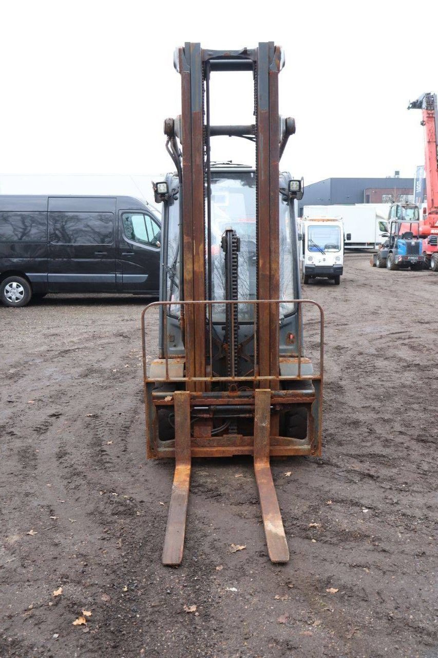 Frontstapler des Typs Linde H25T-01, Gebrauchtmaschine in Antwerpen (Bild 9)