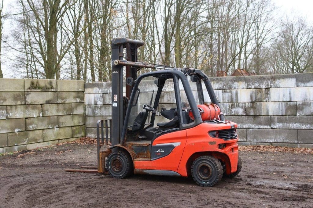 Frontstapler des Typs Linde H25T-01, Gebrauchtmaschine in Antwerpen (Bild 4)