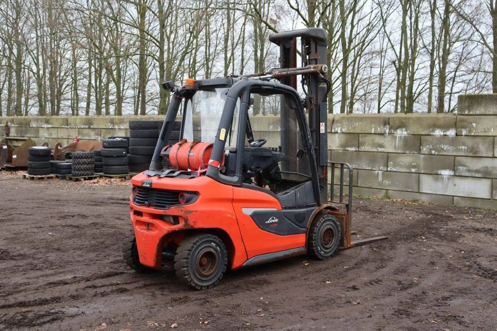 Frontstapler des Typs Linde H25T-01, Gebrauchtmaschine in Antwerpen (Bild 7)