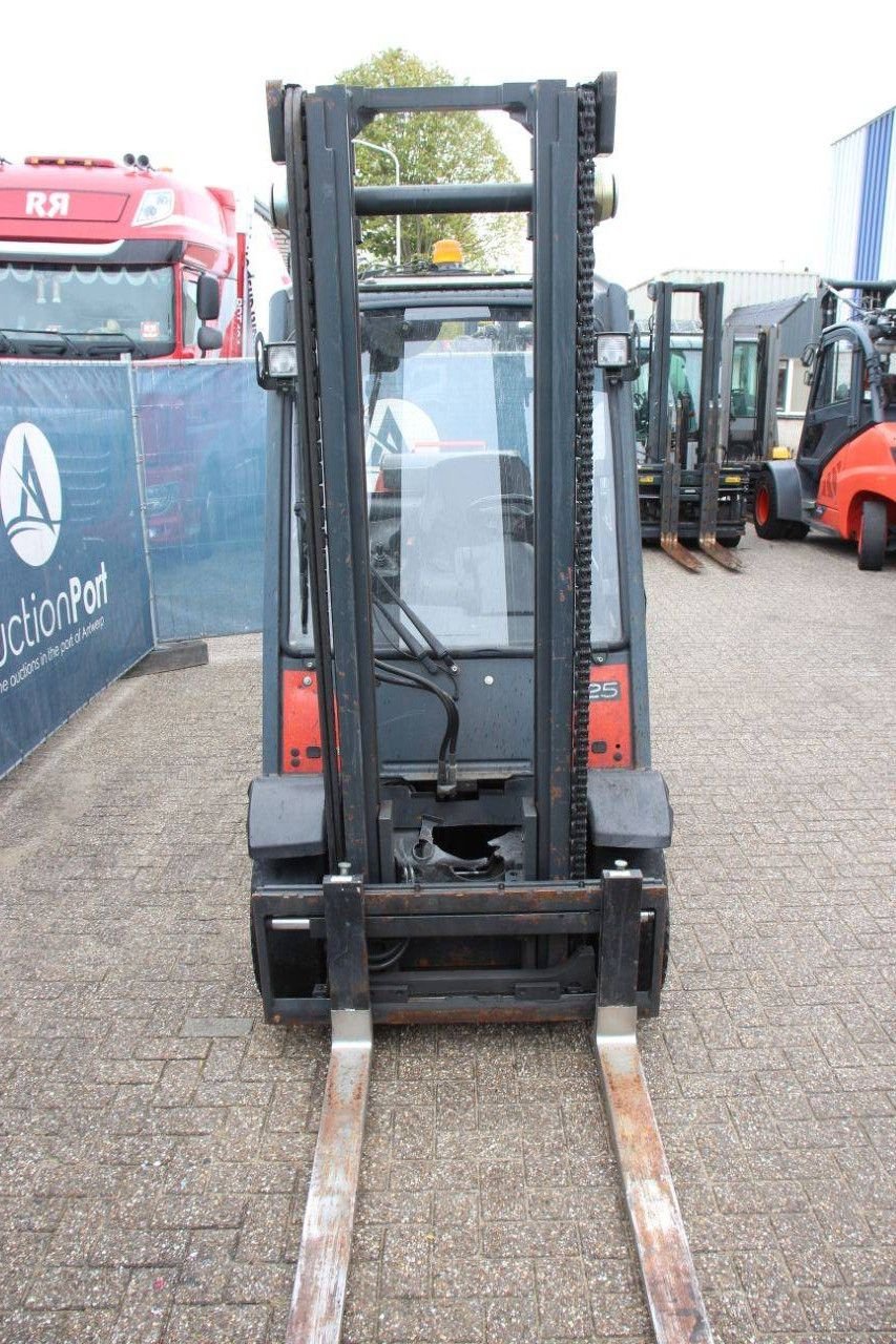 Frontstapler des Typs Linde H25T-01, Gebrauchtmaschine in Antwerpen (Bild 8)