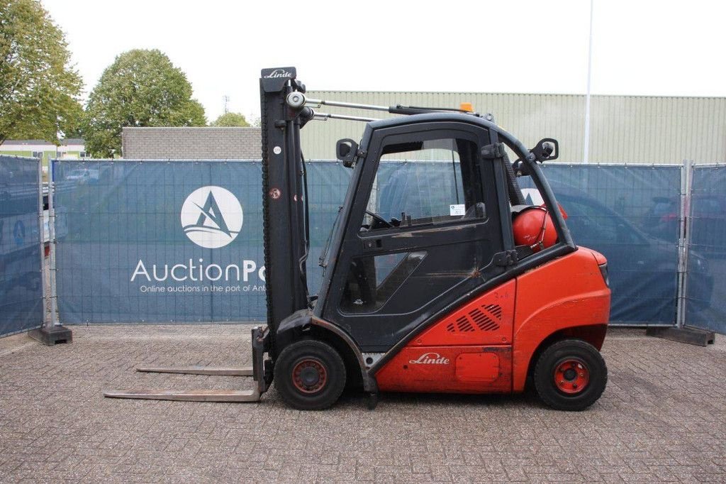 Frontstapler des Typs Linde H25T-01, Gebrauchtmaschine in Antwerpen (Bild 2)