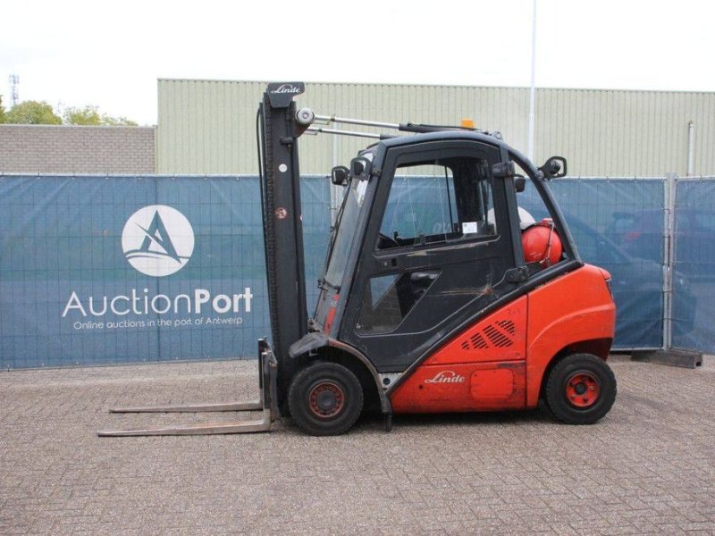 Frontstapler des Typs Linde H25T-01, Gebrauchtmaschine in Antwerpen (Bild 1)