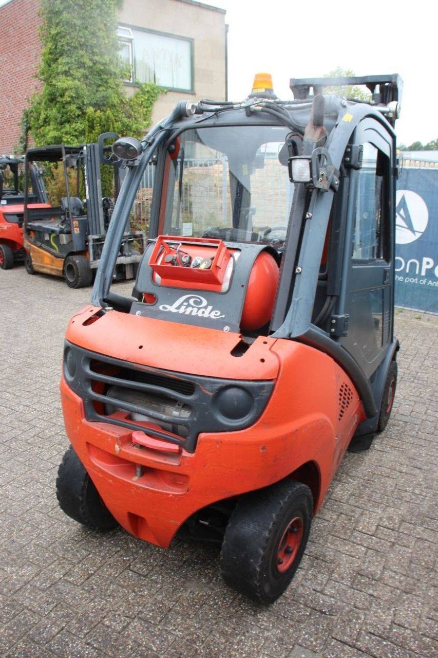 Frontstapler des Typs Linde H25T-01, Gebrauchtmaschine in Antwerpen (Bild 5)