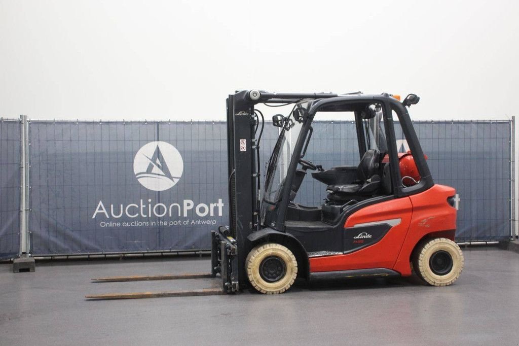 Frontstapler of the type Linde H25T-01, Gebrauchtmaschine in Antwerpen (Picture 1)