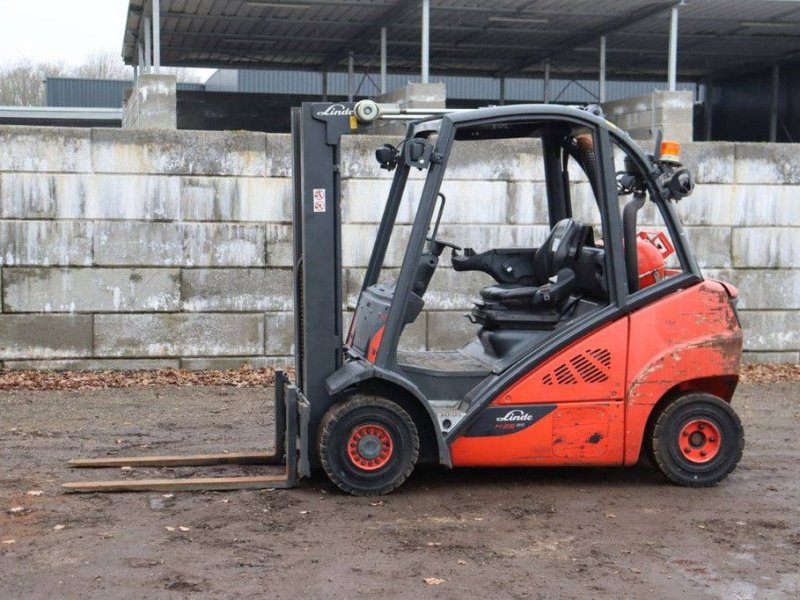 Frontstapler typu Linde H25T-02, Gebrauchtmaschine w Antwerpen (Zdjęcie 1)