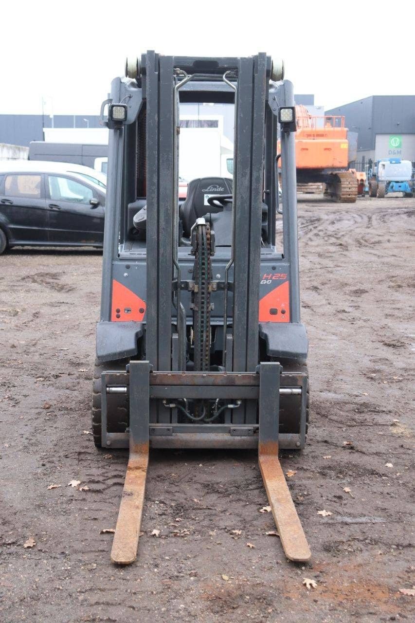 Frontstapler typu Linde H25T-02, Gebrauchtmaschine v Antwerpen (Obrázek 9)