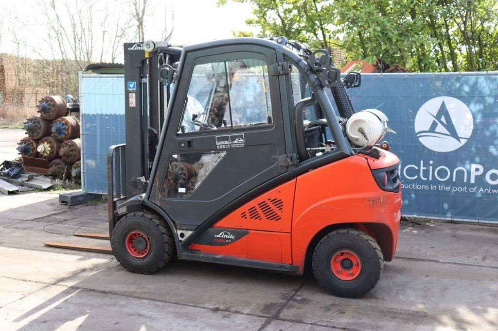 Frontstapler tipa Linde H25T-02, Gebrauchtmaschine u Antwerpen (Slika 3)