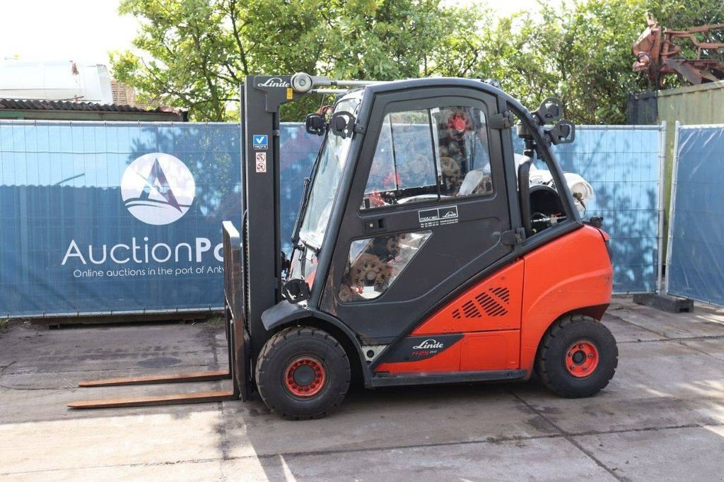 Frontstapler tipa Linde H25T-02, Gebrauchtmaschine u Antwerpen (Slika 1)