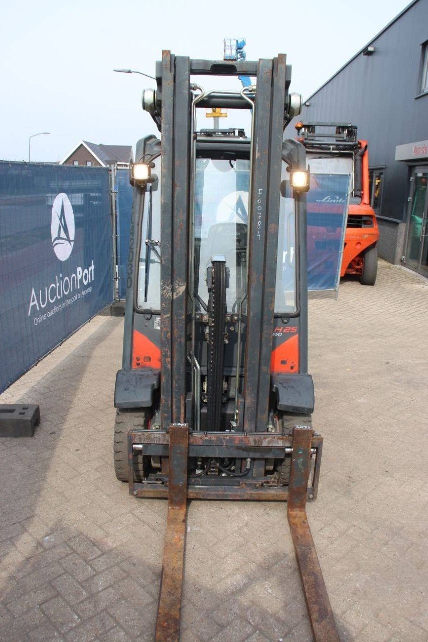 Frontstapler typu Linde H25T-02, Gebrauchtmaschine v Antwerpen (Obrázok 8)