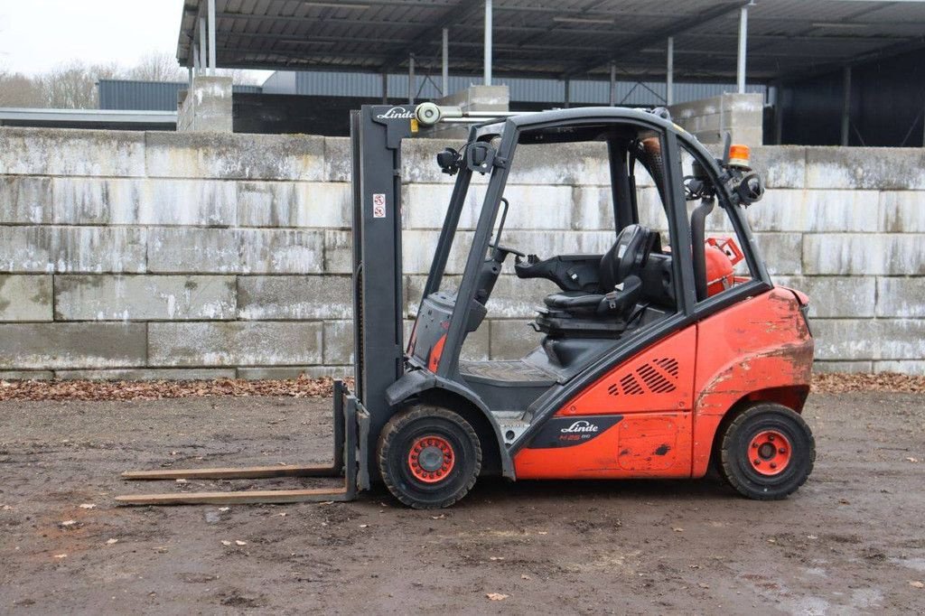 Frontstapler типа Linde H25T-02, Gebrauchtmaschine в Antwerpen (Фотография 1)