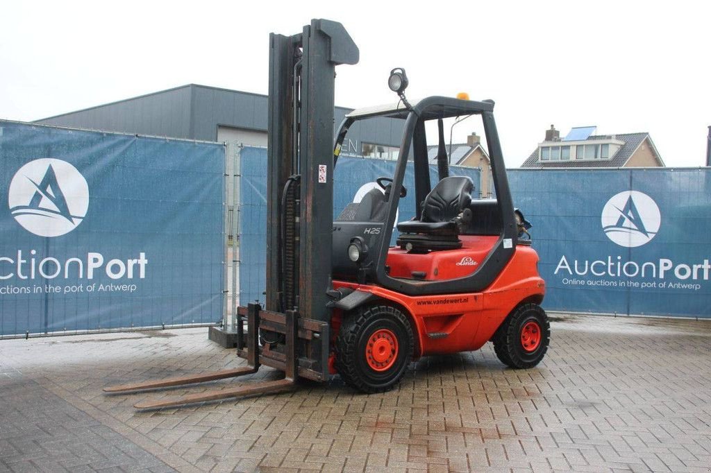 Frontstapler tip Linde H25T-03, Gebrauchtmaschine in Antwerpen (Poză 9)
