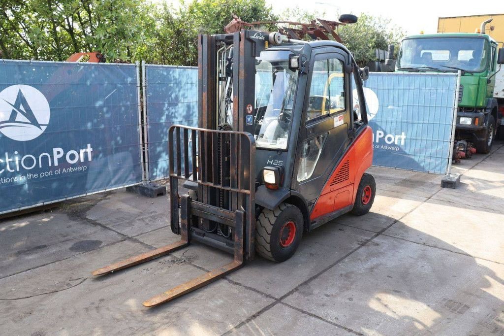 Frontstapler typu Linde H25T, Gebrauchtmaschine v Antwerpen (Obrázek 10)