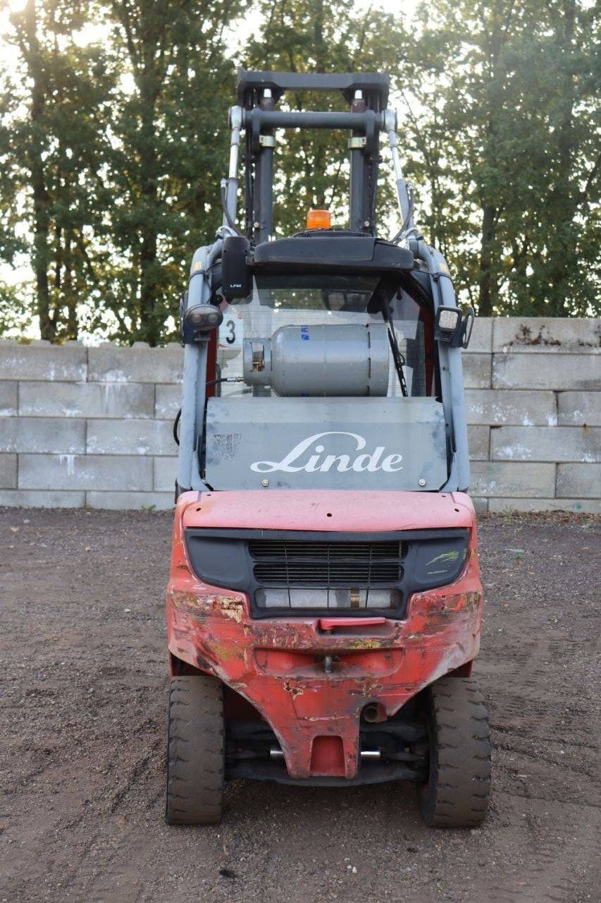 Frontstapler des Typs Linde H30CNG-02, Gebrauchtmaschine in Antwerpen (Bild 5)
