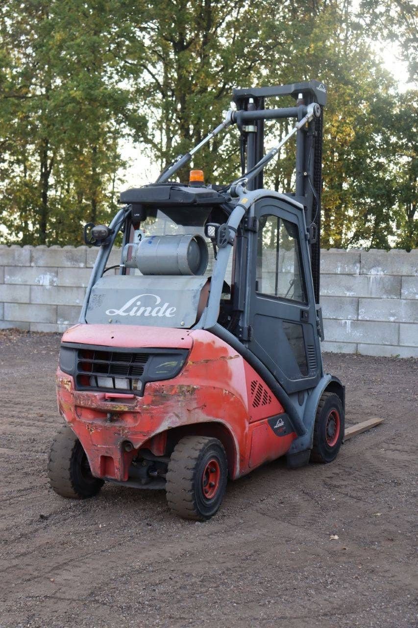 Frontstapler des Typs Linde H30CNG-02, Gebrauchtmaschine in Antwerpen (Bild 7)