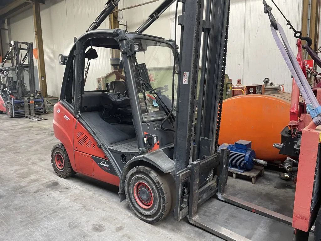 Frontstapler of the type Linde H30D-02 Special Sideshift !! 4047 Uhr !!, Gebrauchtmaschine in Kerkrade (Picture 1)