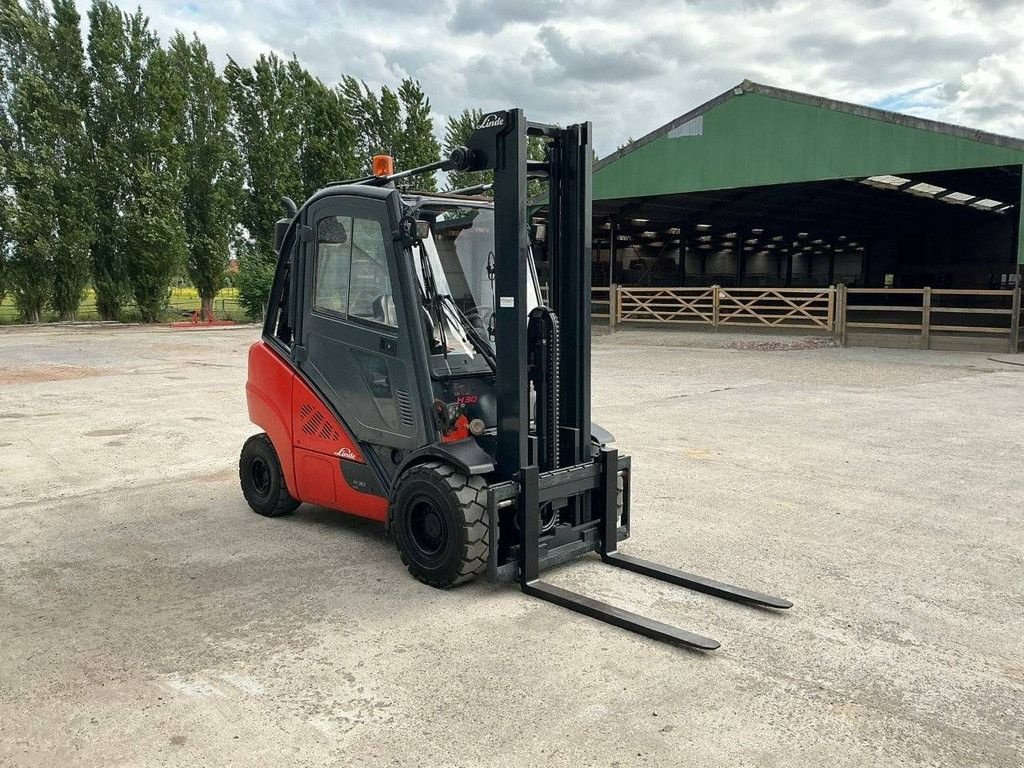 Frontstapler del tipo Linde H30D-02, Gebrauchtmaschine In Antwerpen (Immagine 8)
