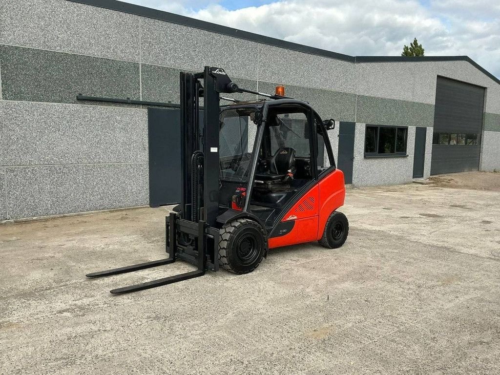 Frontstapler del tipo Linde H30D-02, Gebrauchtmaschine In Antwerpen (Immagine 1)