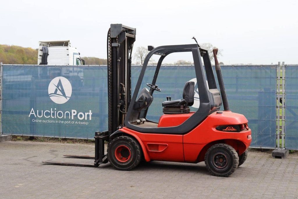 Frontstapler des Typs Linde H30D, Gebrauchtmaschine in Antwerpen (Bild 3)