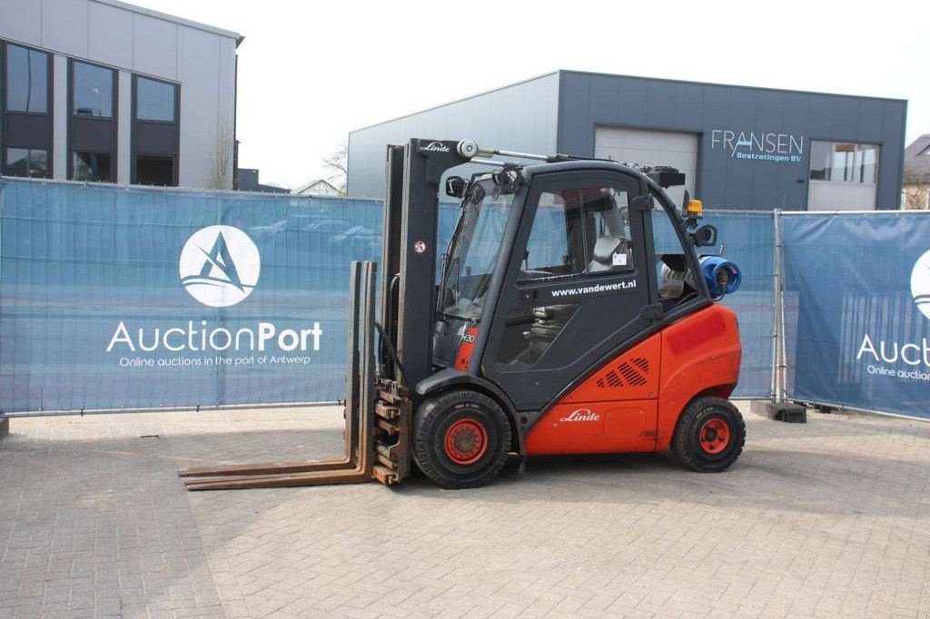 Frontstapler типа Linde H30T-01, Gebrauchtmaschine в Antwerpen (Фотография 1)