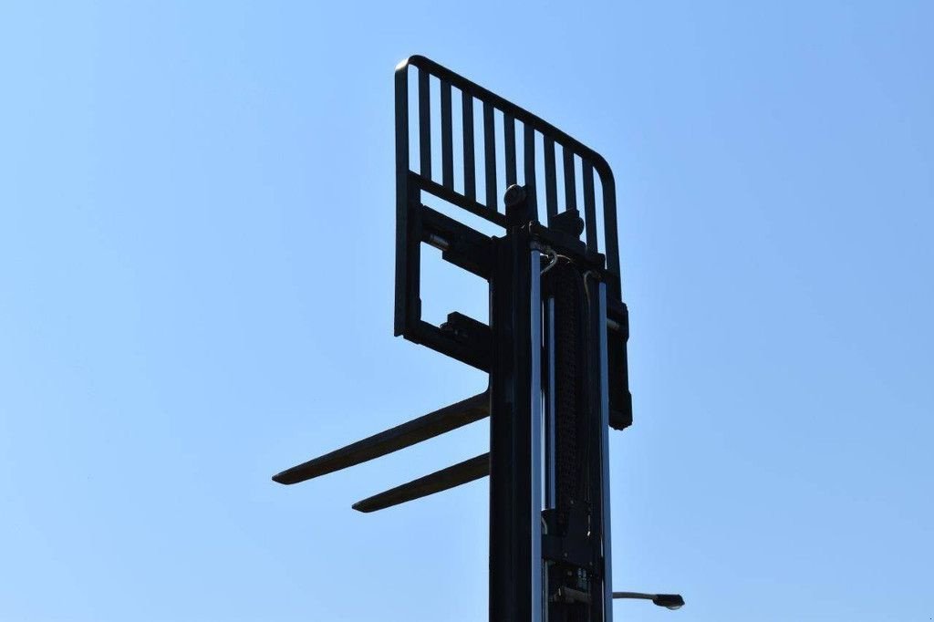 Frontstapler van het type Linde H30T-02, Gebrauchtmaschine in Antwerpen (Foto 7)