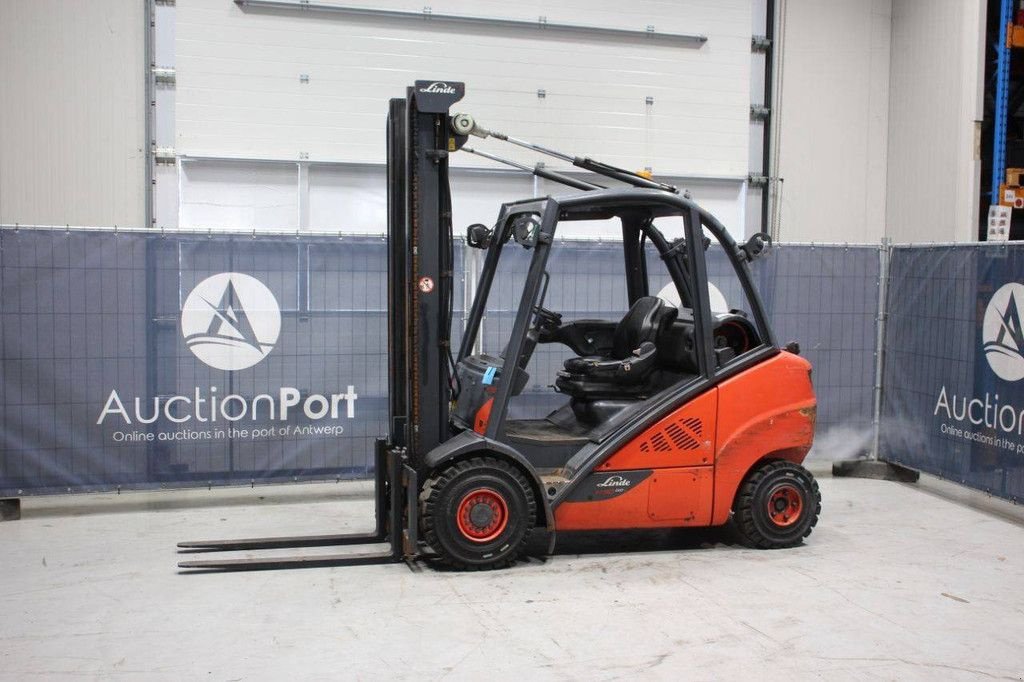 Frontstapler del tipo Linde H30T-02, Gebrauchtmaschine en Antwerpen (Imagen 1)