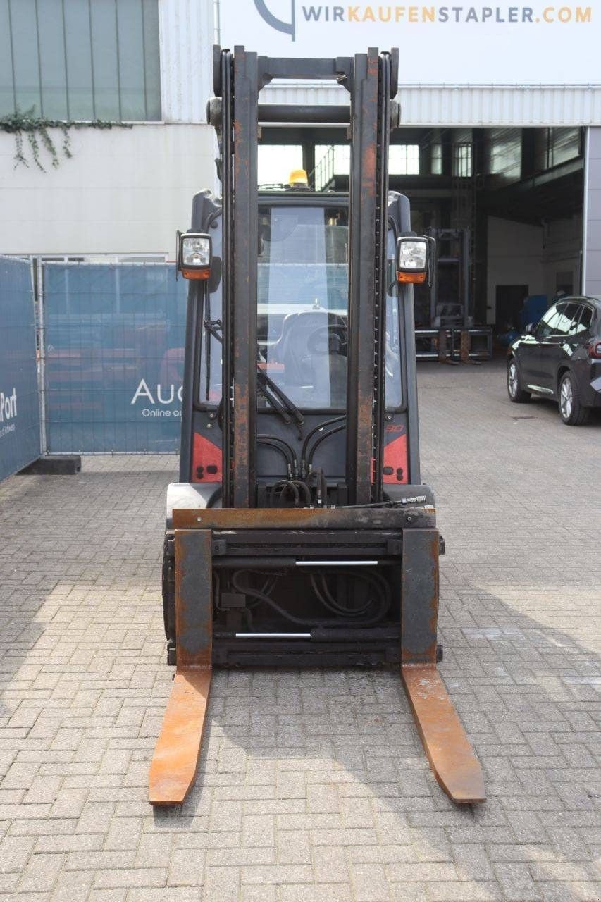 Frontstapler Türe ait Linde H30T-02, Gebrauchtmaschine içinde Antwerpen (resim 9)