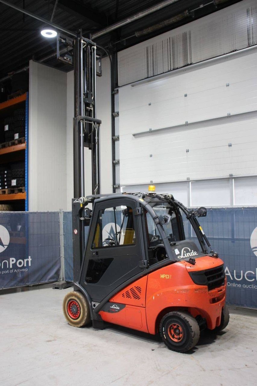 Frontstapler of the type Linde H30t-02, Gebrauchtmaschine in Antwerpen (Picture 4)