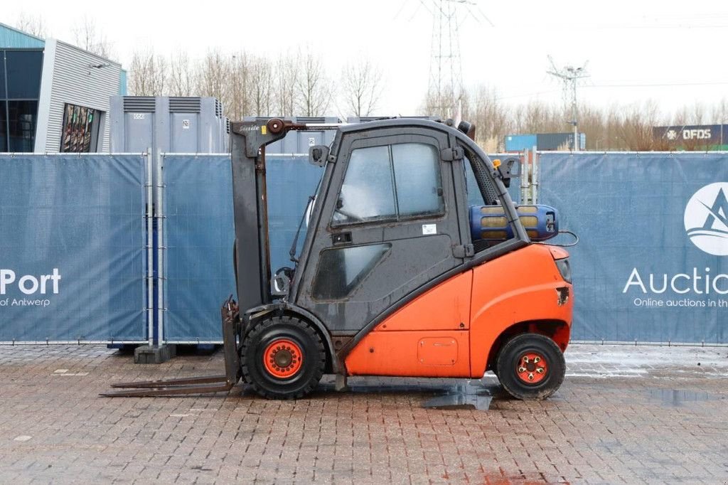 Frontstapler of the type Linde H30T, Gebrauchtmaschine in Antwerpen (Picture 2)