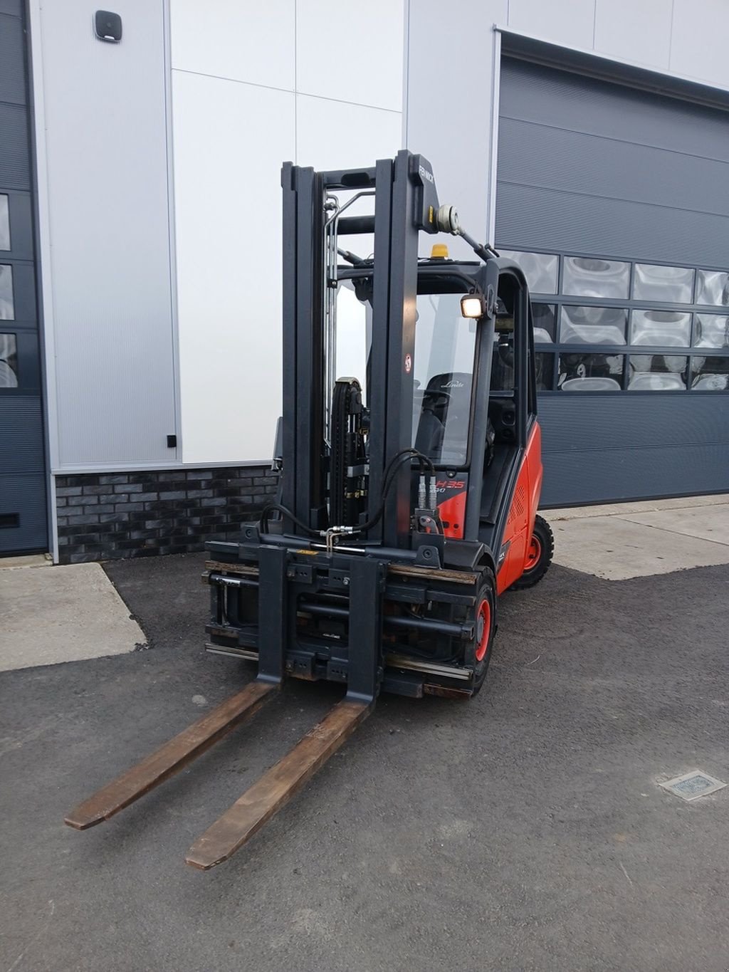 Frontstapler du type Linde H35D-02, Gebrauchtmaschine en Swifterbant (Photo 3)