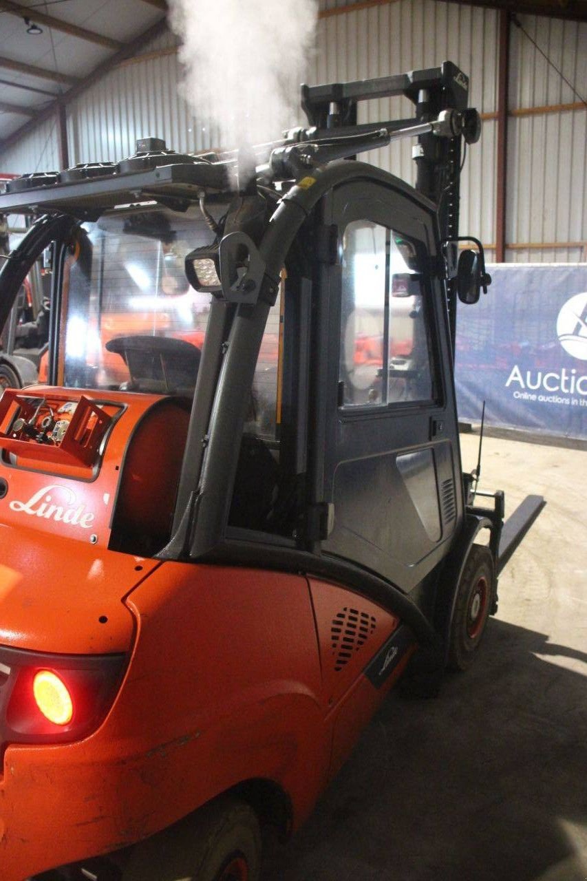 Frontstapler del tipo Linde H35T-02, Gebrauchtmaschine In Antwerpen (Immagine 5)